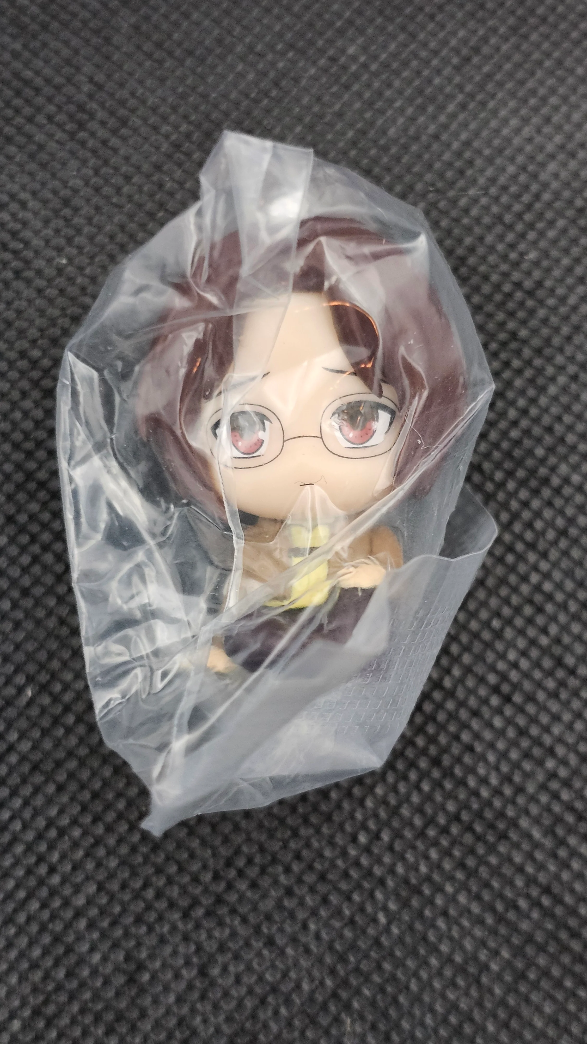 Attack on Titan - 10th Anniversary Gashapon "Sitting" Mini Figuren / Machiboke in 5 Motiven - Image 2